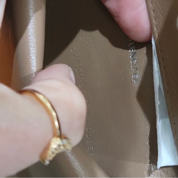 Balenciaga Compact Wallet - Picture 9 of 9